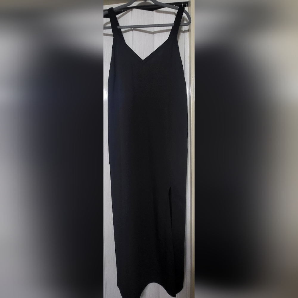 NWOT Forever XXI Black Maxi Dress
